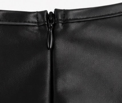 Avelyn Noir Élégance™ – Vestito Fasciato con Scollo Profondo