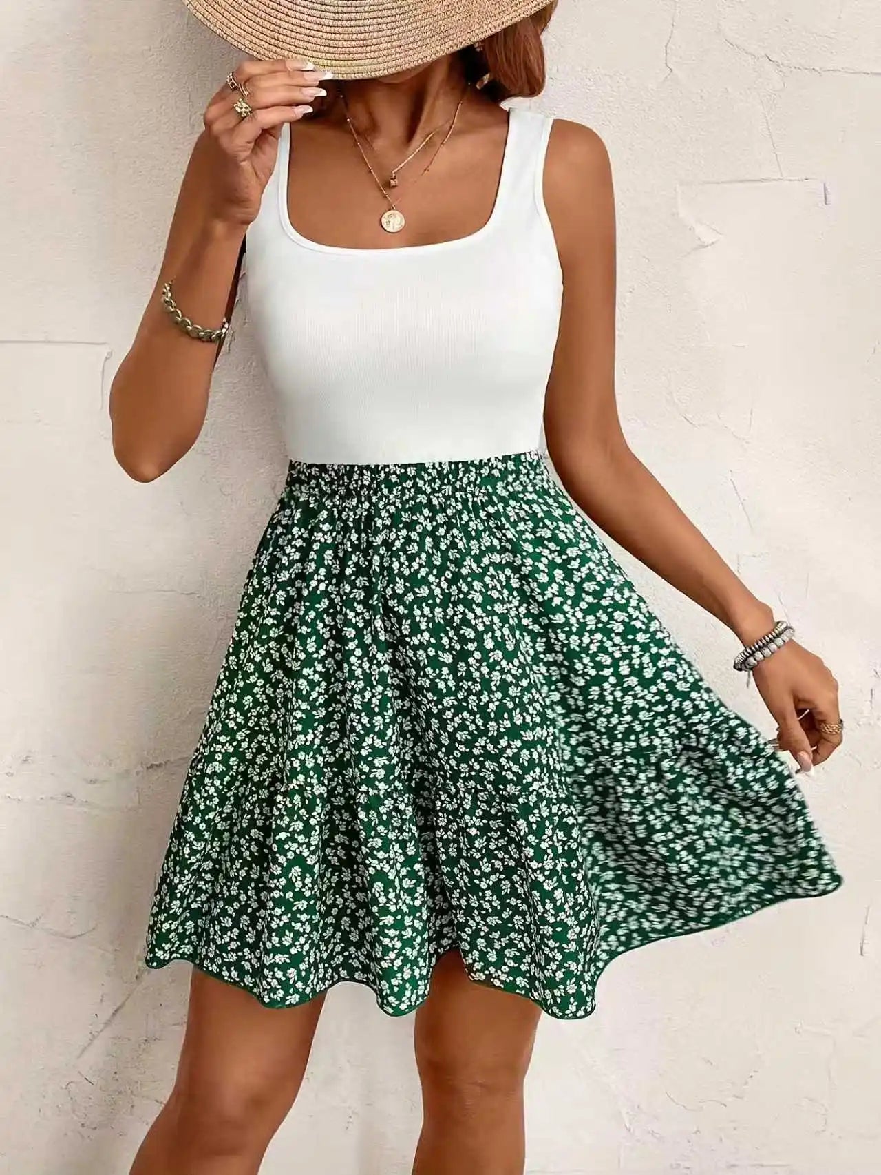 Abito Estivo Breeze – Eleganza Casual per Ogni Giorno