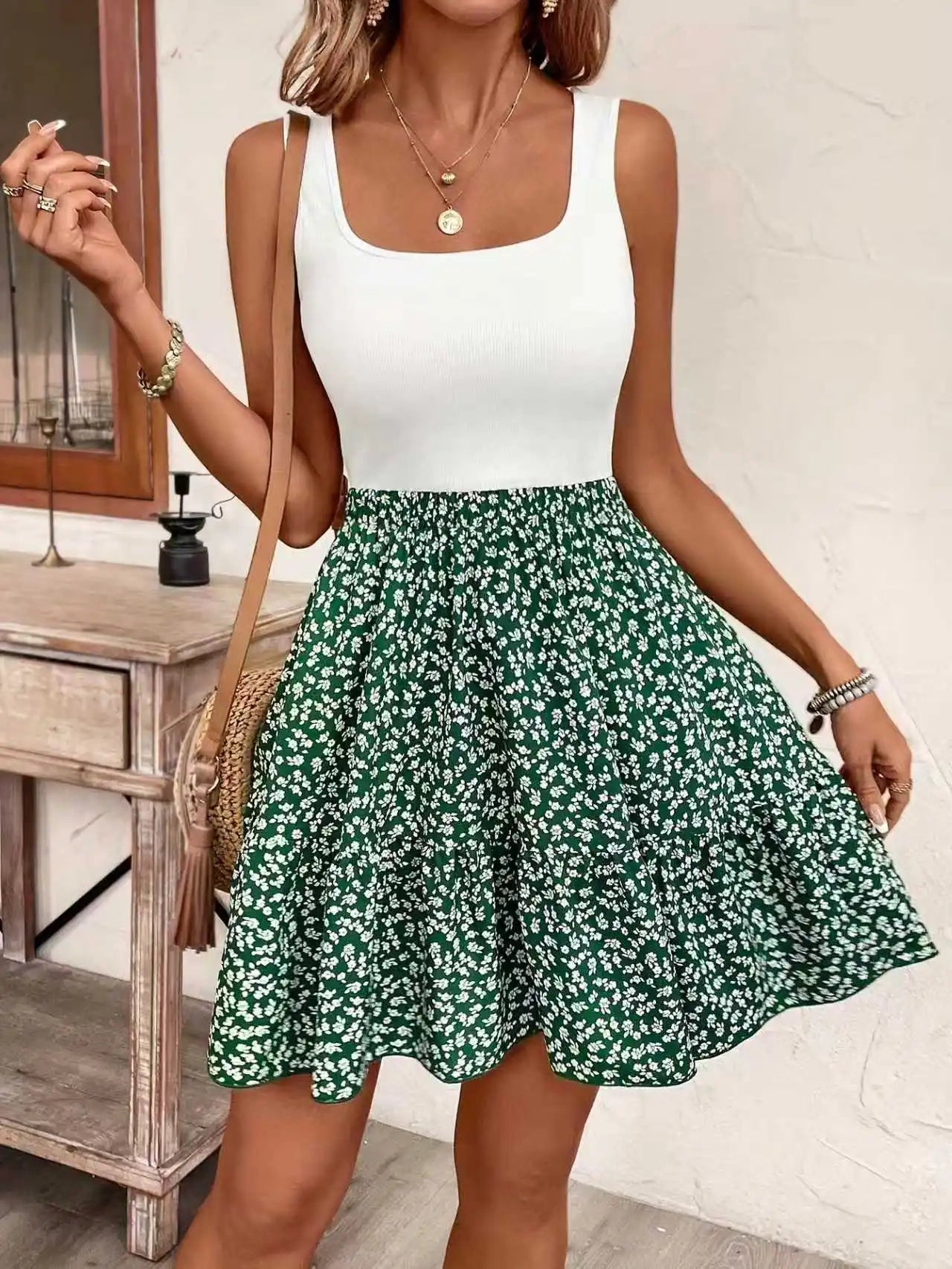 Abito Estivo Breeze – Eleganza Casual per Ogni Giorno